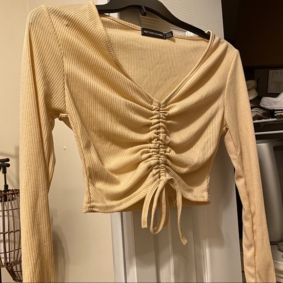 ribbed long sleeve ruched front crop top - Picture 2 of 6
